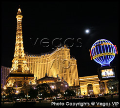 Eiffel Tower from Pool - Picture of Paris Las Vegas, Paradise