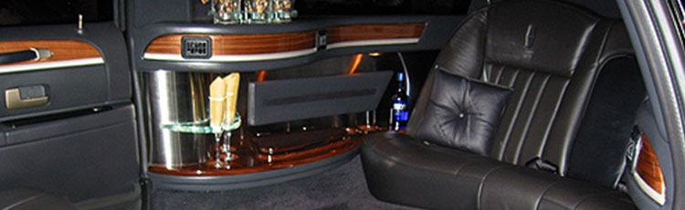 6 Passenger Stretch Limousine